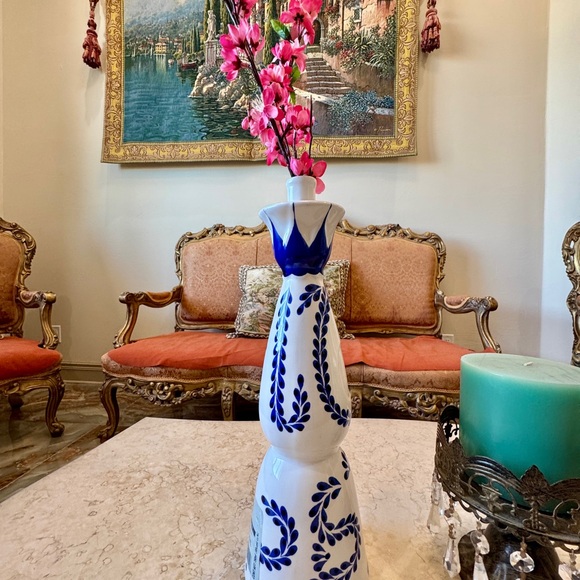 Tequila Clase Azul Reposado empty bottle Elegant Blue and White Decorative - Picture 5 of 6